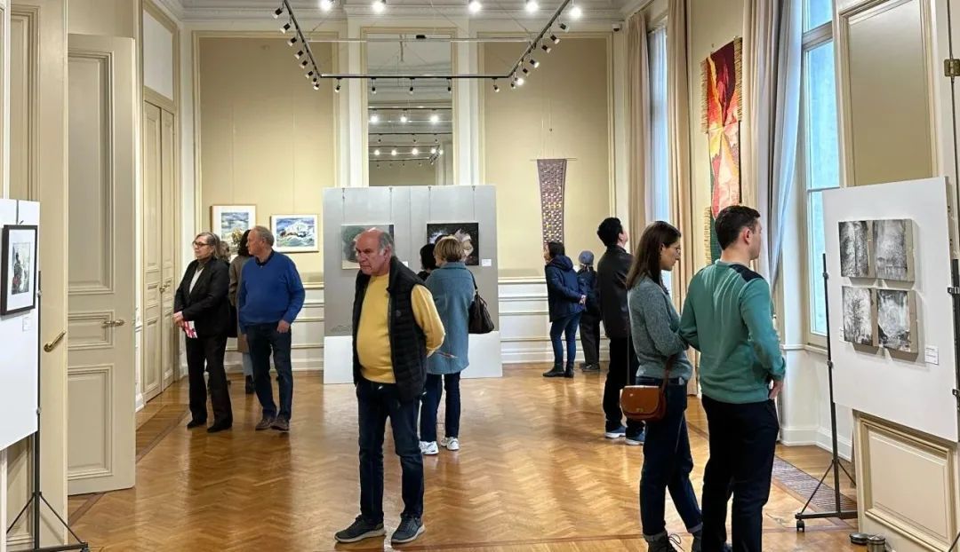 跨越時空的藝術對話 藝術學院校友組織策劃“中歐女藝術家作品展”